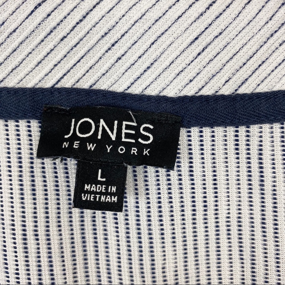 JONES NEW YORK Textured With Button Detail Top L - Picture 8 of 9